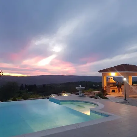 Stavros Villa *